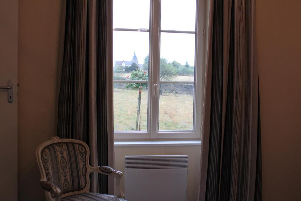 Gite De La Maison Fort Vereaux Room photo