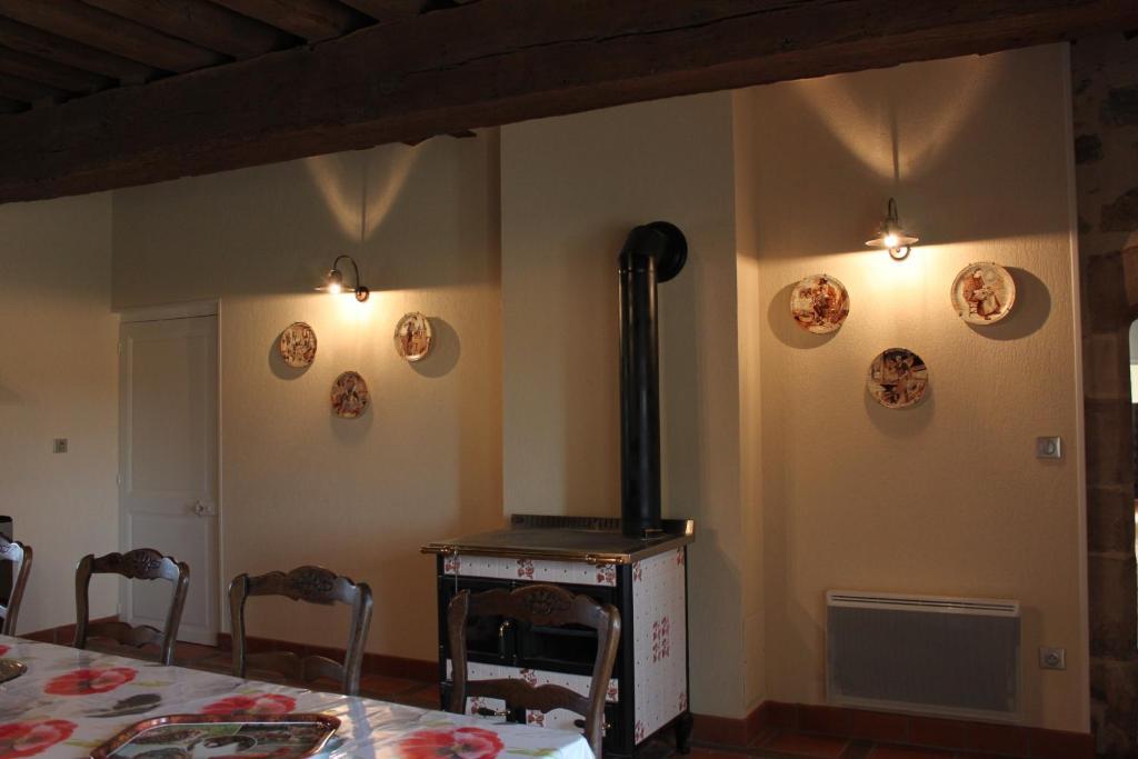 Gite De La Maison Fort Vereaux Room photo